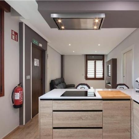 A Tan Solo 800 Metros De San Mames Apartman Bilbao Kültér fotó