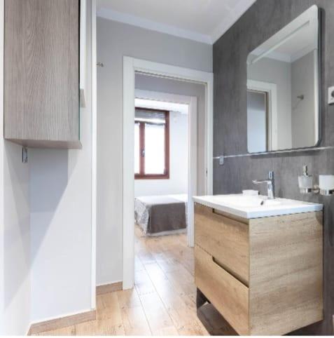 A Tan Solo 800 Metros De San Mames Apartman Bilbao Kültér fotó